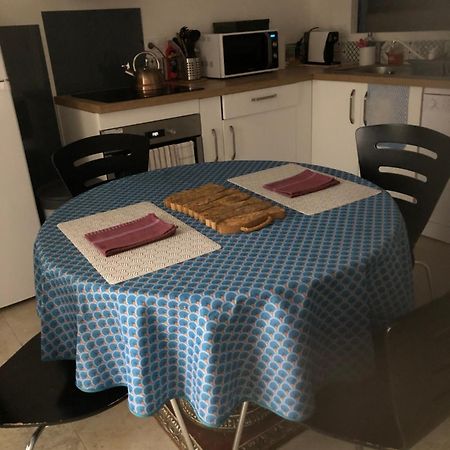 Logement Neuf Centre Du Village Aux Pieds Du Chateau 그리모 외부 사진